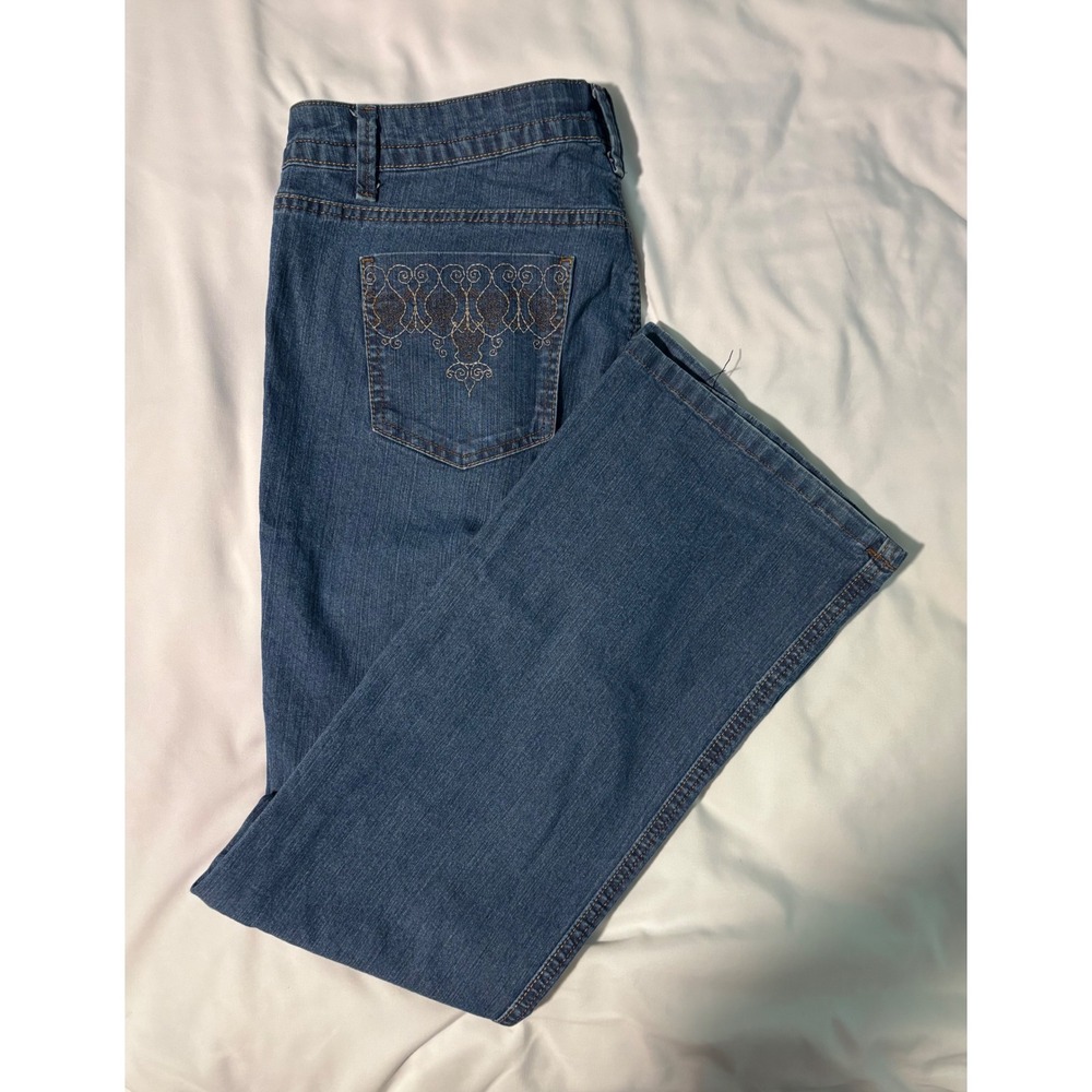 LEI Chelsea Lowrise Bootcut Jeans Medium Wash Embroidered Pockets Size 15 Lola